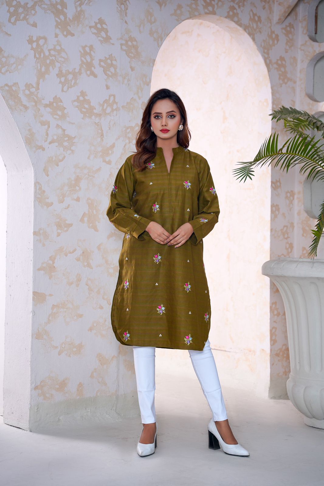 🎀 Everyday Bloom Floral Cotton Kurti – Fresh & Effortlessly Chic